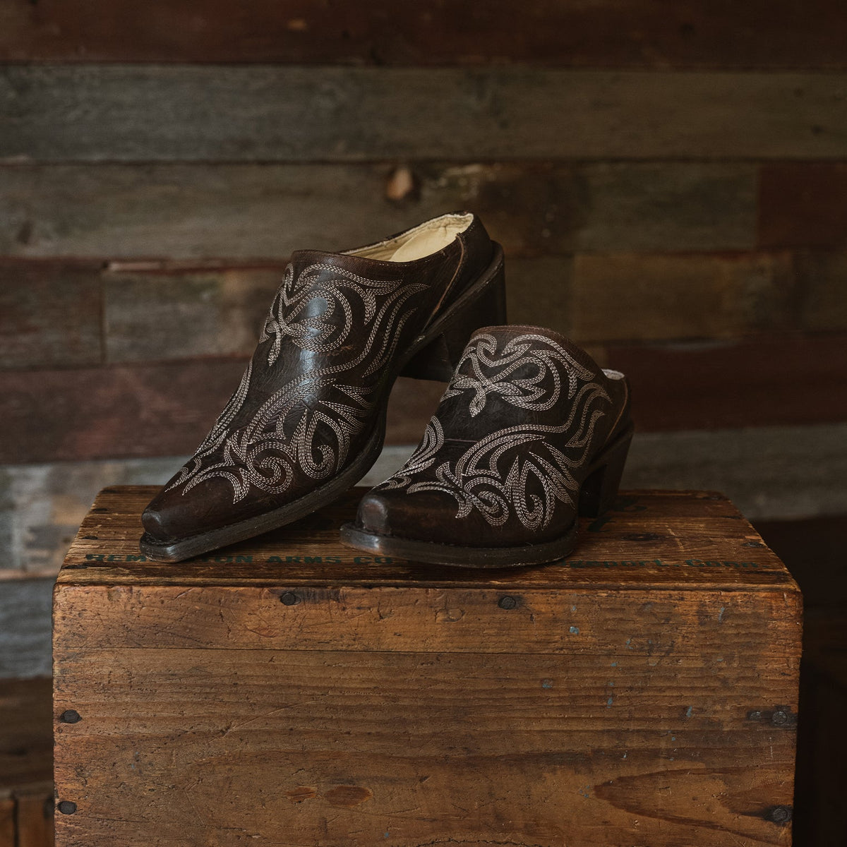 Adley Vintage Finished Leather Mules Brown - Stetson