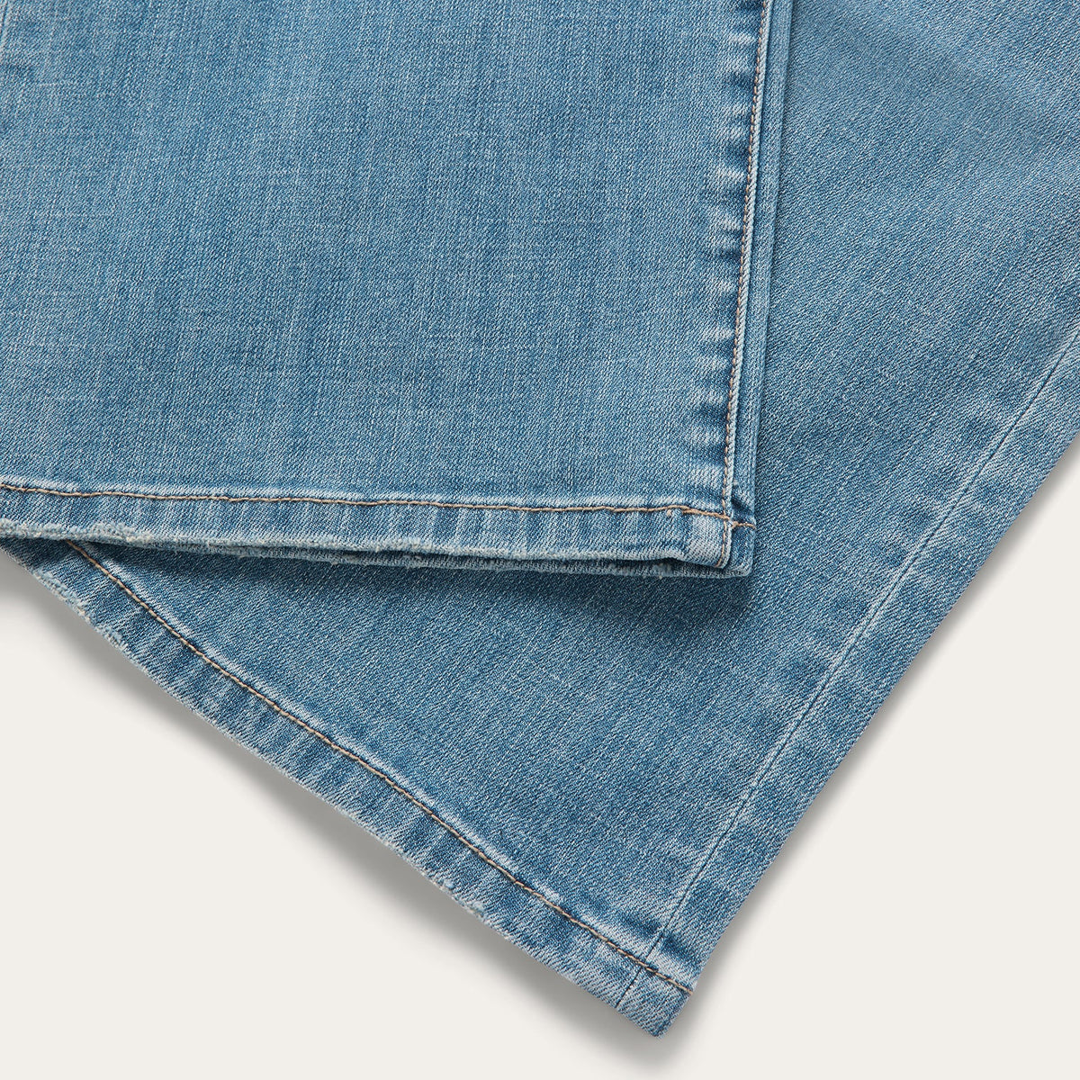 675 Mid-Rise Wide Leg Jeans Light Wash - Stetson